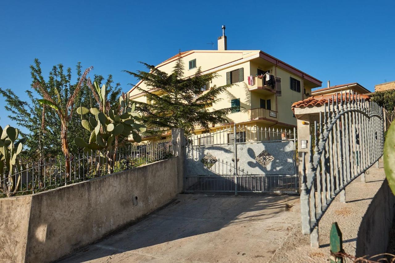 Bouganville House - Casa Vacanze Triparni Zewnętrze zdjęcie
