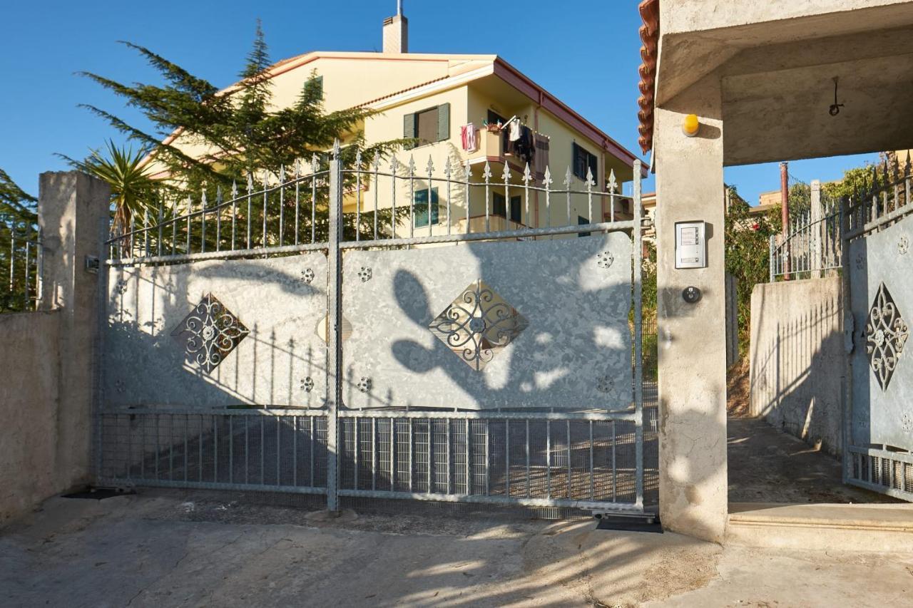 Bouganville House - Casa Vacanze Triparni Zewnętrze zdjęcie